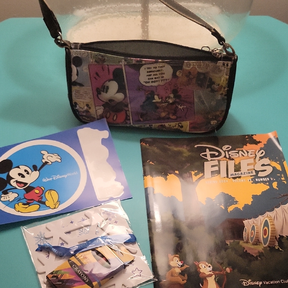 Disney Comic Strip Pocketbook With Free Gifts